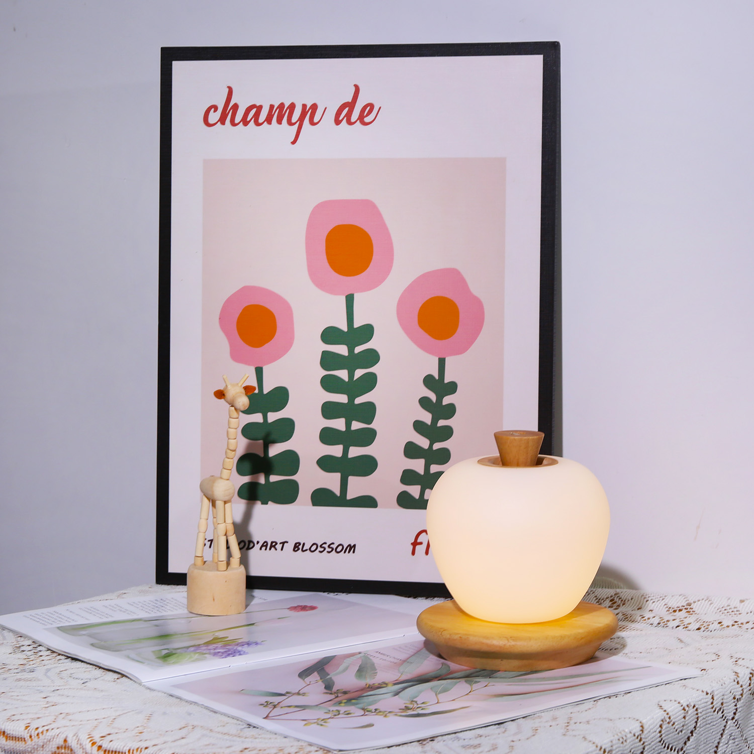 充電式アップルシェイプベッドサイドテーブルランプ