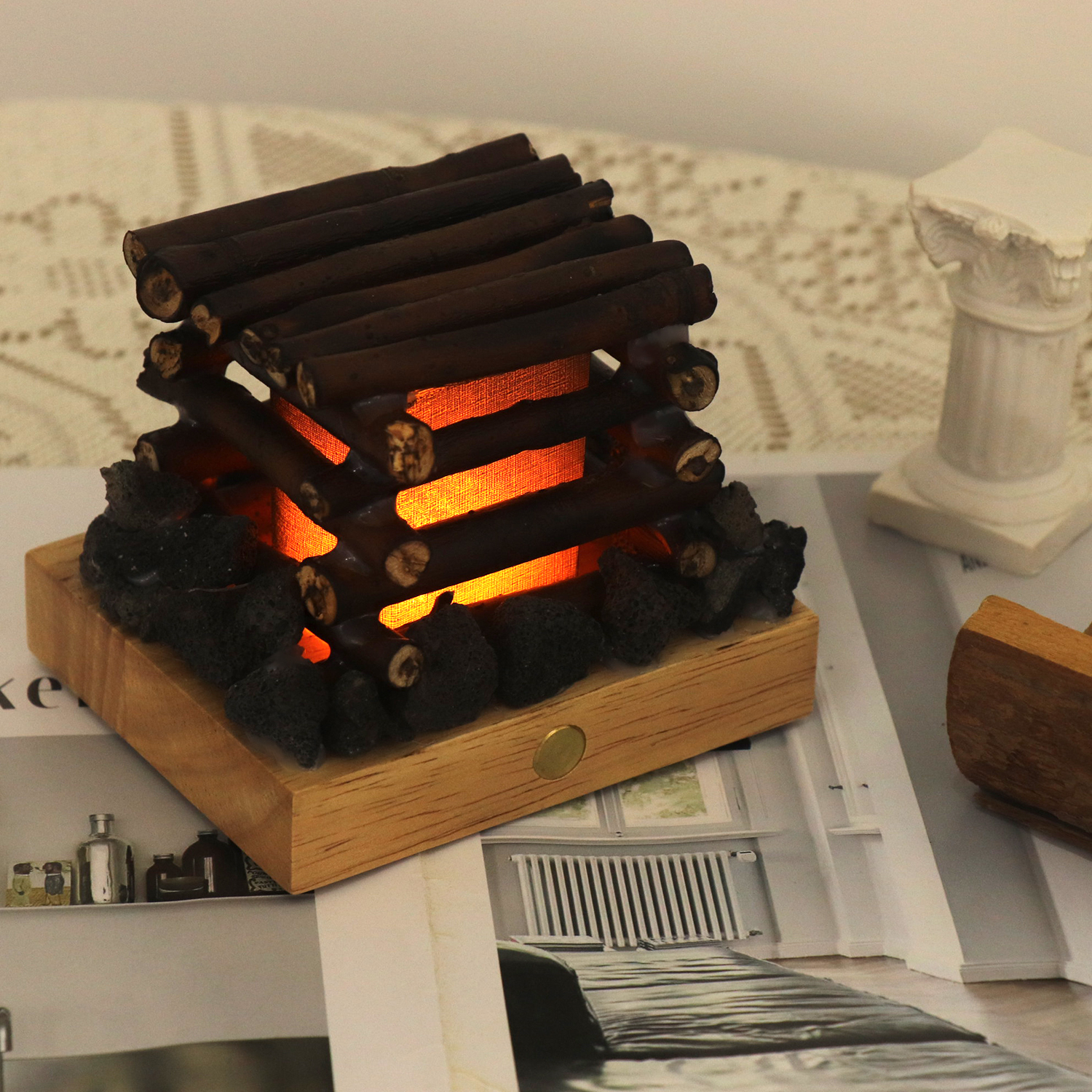 燃える音のある本物の木の枝の手作りムードランプ